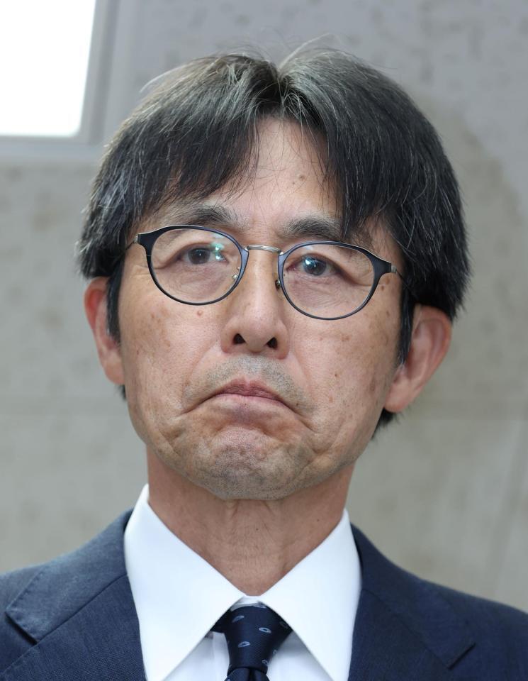 　神妙な面持ちを見せる広陵・堀正和校長（撮影・中田匡峻）