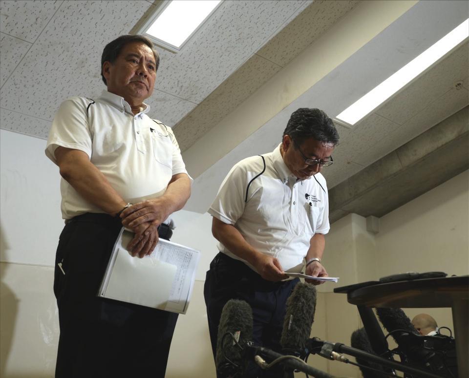 　会見をする宝副会長（左）と角田大会会長＝撮影・中田匡峻