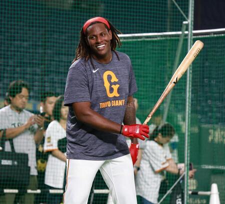 　打撃練習するフェリス（撮影・金田祐二）