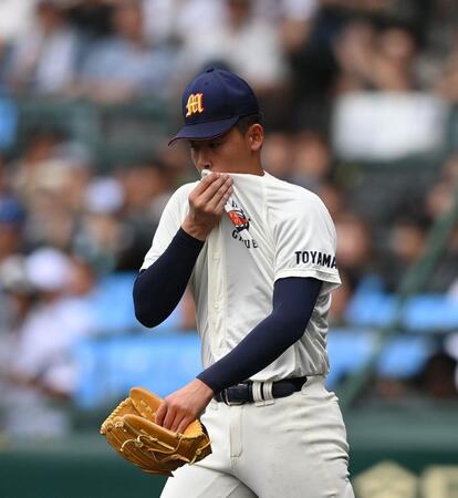 　２回、逆転の２点二塁打を許した未来富山・江藤蓮（撮影・西田忠信）