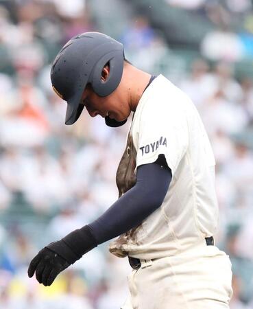 　７回、併殺打に倒れた未来富山・江藤蓮（撮影・石井剣太郎）