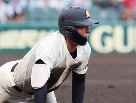 　７回、併殺打に倒れた未来富山・江藤蓮（撮影・石井剣太郎）