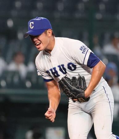 　７回、無失点に抑え吠える豊橋中央・高橋大喜地（撮影・石井剣太郎）