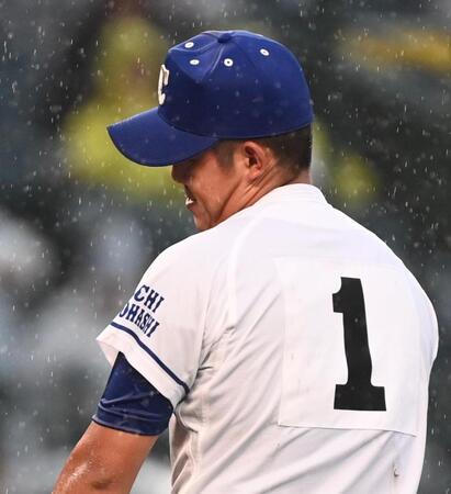 　５回のピンチに猪木顔をする豊橋中央の高橋