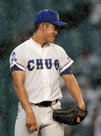 　日大三戦に先発し、４安打３失点で投げきった豊橋中央・高橋