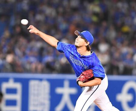 　４回、２番手で登板し力投する三嶋（撮影・園田高夫）