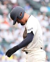 　７回、併殺打に倒れた未来富山・江藤蓮（撮影・石井剣太郎）