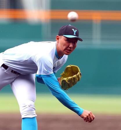 【写真】前日快勝の山梨学院　怪物２年生右腕・菰田も凄い太もも！身長１９４センチ＆足は３２センチ