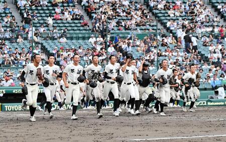 尽誠学園が快勝　０２年夏以来、２３年ぶりの甲子園勝利　主将で４番のエース・広瀬が６安打完封