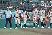 　惜しくも初戦敗退した東大阪大柏原ナイン（撮影・今井雅貴）