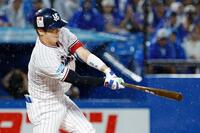 　２回、古賀が先制の遊ゴロを放つ