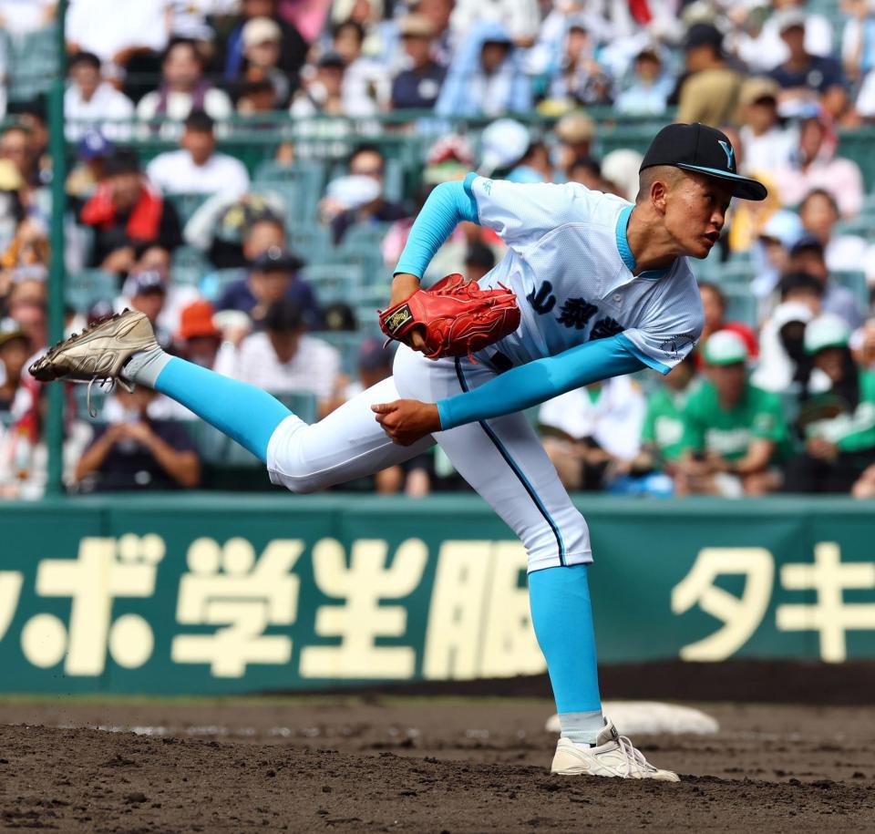 　８回、力投する山梨学院・桧垣瑠輝斗（撮影・山口登）