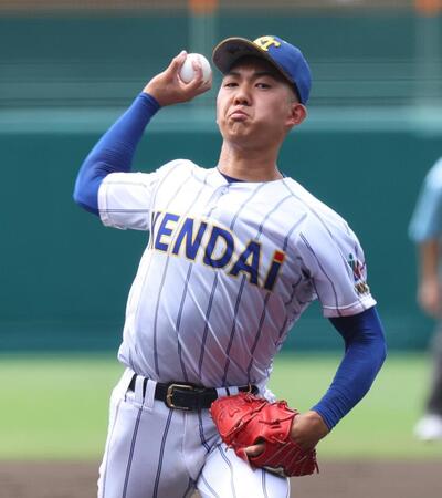 　７回から４番手で登板した健大高崎の石垣元