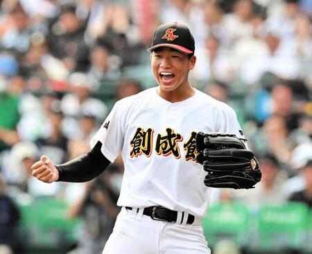 　試合に勝利し喜ぶ創成館・森下翔太（撮影・今井雅貴）