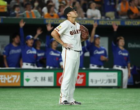 　５回、ボスラーに同点適時打を浴び悔しがる田中将（撮影・金田祐二）