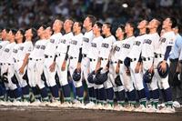 　青藍泰斗にサヨナラ勝ちし、校歌を歌う佐賀北ナイン＝９日