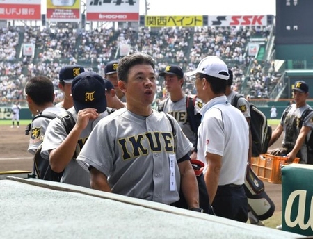 仙台育英・須江監督が７３歳名物監督に尊敬のまなざし「自分がその年になってこんなに学べるか」