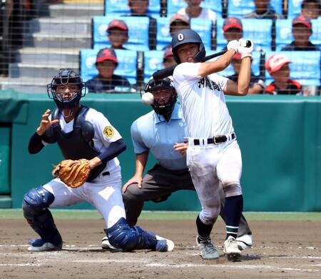 夏の甲子園　沖縄尚学が２戦連続完封勝利！女房役の宜野座が３打点の大暴れ　２年生エースの末吉は１３回連続無失点　比嘉監督は継投に「プラン通り」