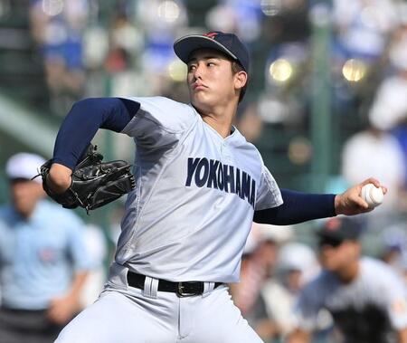 　９回２死から登板する横浜・奥村頼人（撮影・西田忠信）