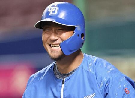 【写真】中田がＳＮＳに意味深投稿　グラウンドで仁王立ちする背番号「６」
