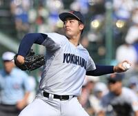 　９回２死から登板する横浜・奥村頼人（撮影・西田忠信）