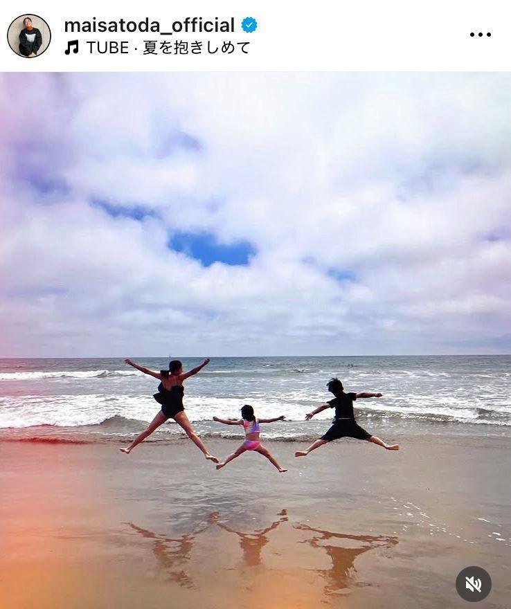 子供たちと海へ。２４年８月１日付の里田まいのインスタグラム＠ｍａｉｓａｔｏｄａ＿ｏｆｆｉｃｉａｌより 