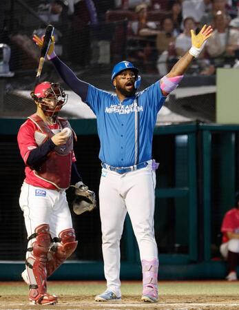 敗戦の新庄監督「レイエスの振ってました？」２つの微妙な判定に言及　「楽天さん調子いいですね」首位ソフトバンクと４差に