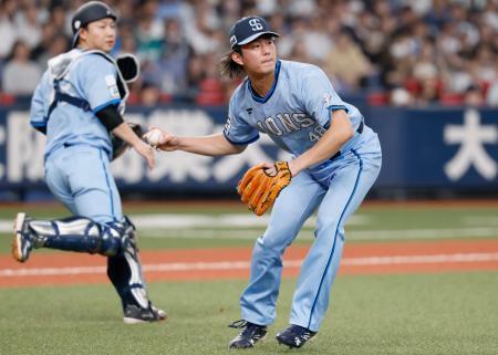 　１失点で完投した西武・今井。打線の援護なく負け投手となった＝京セラドーム