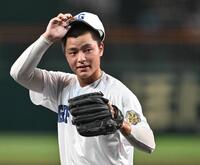 　３回、暴投で先制を許した県岐阜商の先発・柴田