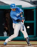 　１回、郡司が左中間に先制二塁打を放つ