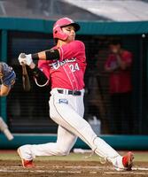 　１回、黒川が右越えに３ランを放つ