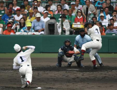 　早実・斎藤と対戦する大阪桐蔭・中田（２００６年８月１２日）