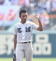 　５回、逆転の２点打を放った尽誠学園・広瀬賢汰（撮影・西田忠信）