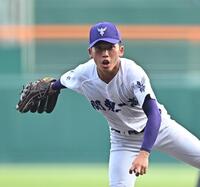 　２番手で力投する関東第一・坂本慎太郎（撮影・西田忠信）