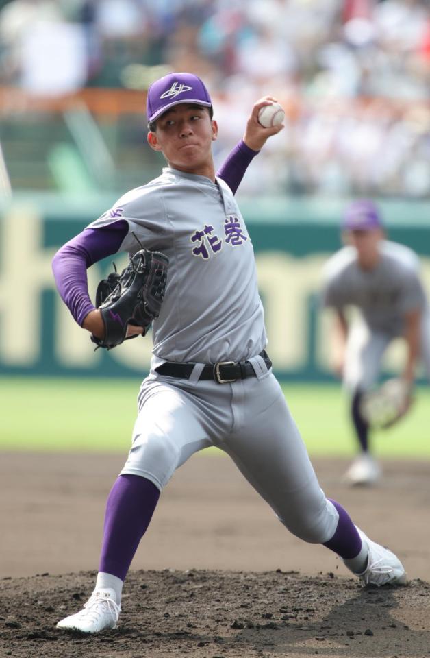 　粘りのピッチングを見せる花巻東・萬谷堅心（撮影・坂部計介）