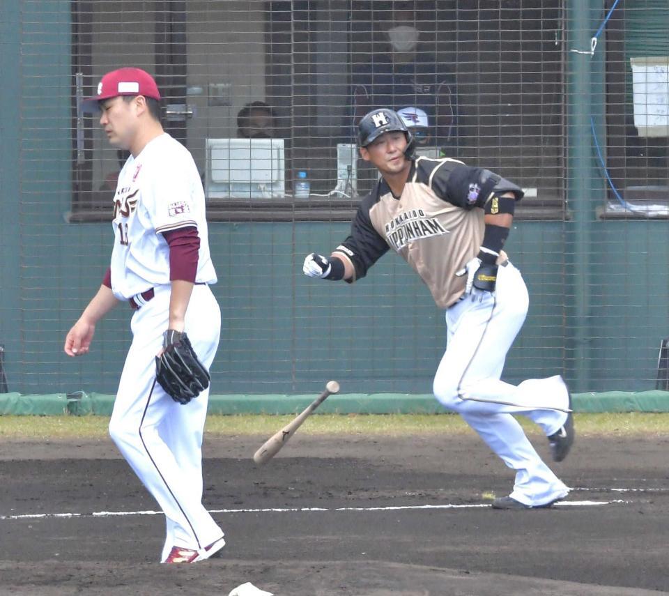 中田翔に３ランを浴び、うなだれる田中将＝２０２１年