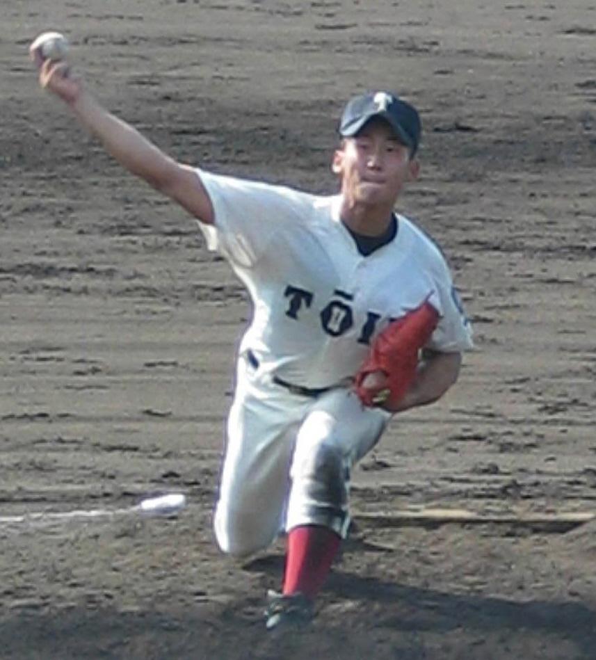 　大阪桐蔭時代、投手を務める中田＝２００５年１０月