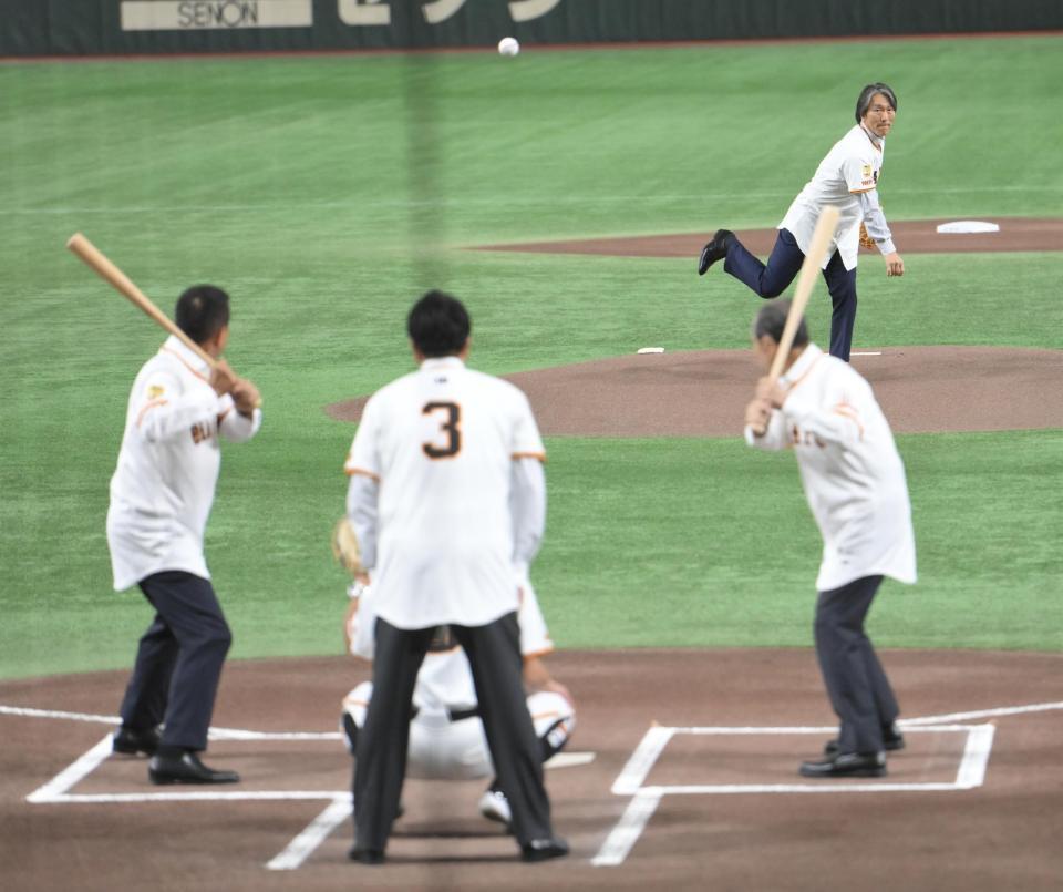 　長嶋茂雄さん追悼試合のセレモニアルピッチを行った松井秀喜氏（撮影・伊藤笙子）