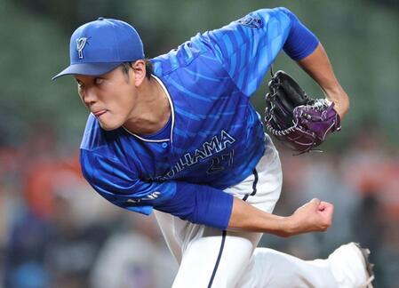 【写真】珍しい！？メガネ姿で調整する藤浪晋太郎
