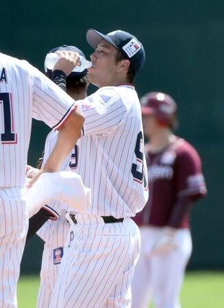 　３回６安打６失点でＫＯされた青柳（撮影・佐藤厚）