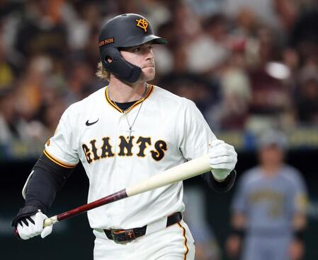 　３回、空振り三振に倒れたキャベッジ