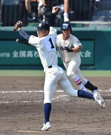 　５回、東洋大姫路・白鳥に中前適時打を許した西日本短大付・中野