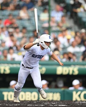 【写真】甲子園どよめく左手ハンディの県岐阜商・横山の３戦連続安打