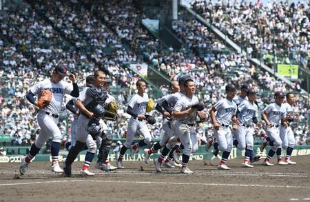 夏の甲子園　８強が出そろう　春夏連覇狙う横浜など関東勢が４校　東北勢は姿消す