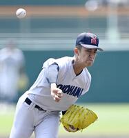 　先発し力投する横浜・織田翔希