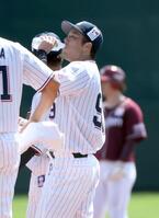 　３回６安打６失点でＫＯされた青柳（撮影・佐藤厚）