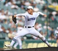 　力投する先発の県岐阜商・豊吉勝斗（撮影・西田忠信）