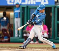 　３回、矢沢が右中間に２点三塁打を放つ