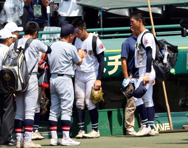 夏の甲子園 仙台育英が貫くグッドルーザーの姿勢 須江監督が沖縄尚学の