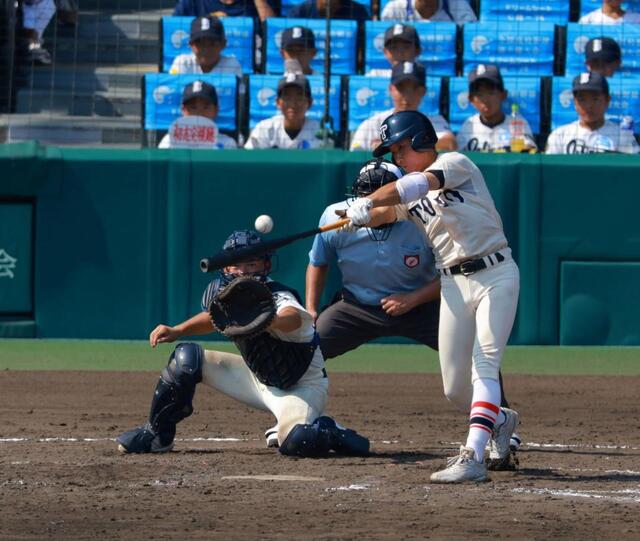 夏の甲子園 東洋大姫路が14年ぶり8強！3番高畑、4番白鳥連続適時